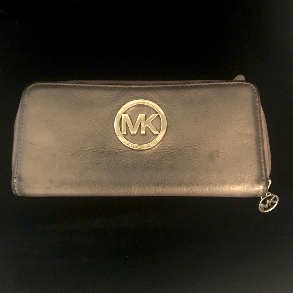 Michael Kors Leather Zipper Wallet